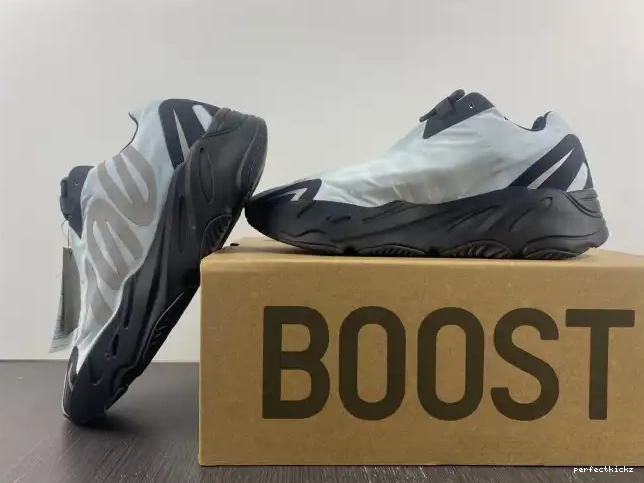 Blue MNVN Tint Boost Yeezy GZ0711 Adidas 700 0609